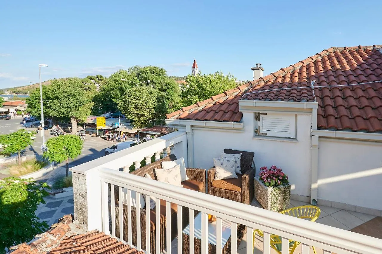 Apartment Ana-Marija Τρογκίρ